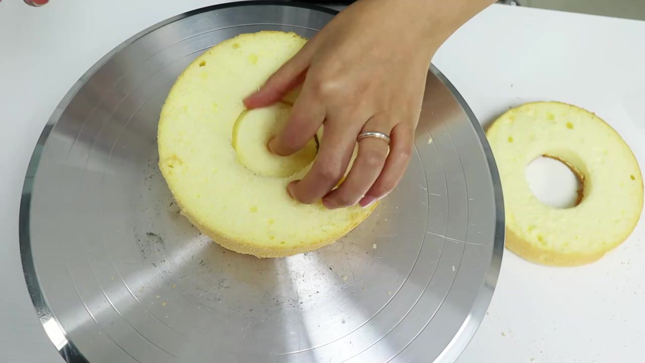 圣诞花环蛋糕(2022-11-08 13：46：42).mp4