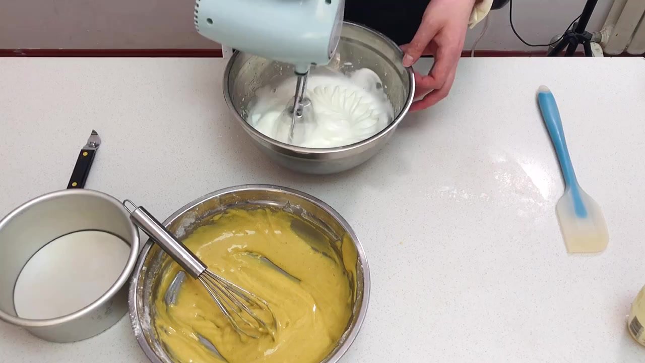 栗子戚风蛋糕(2021-09-30 13：56：06).mp4